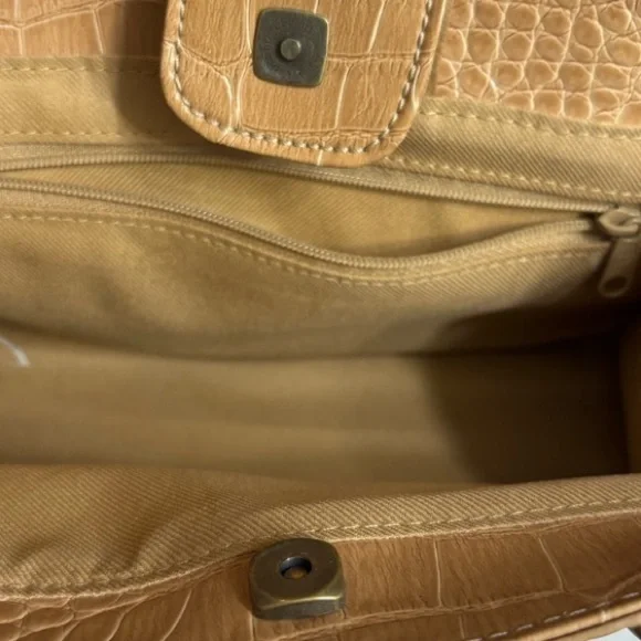 Liz Claiborne Tan Woven Straw Handbag - Picture 6 of 12